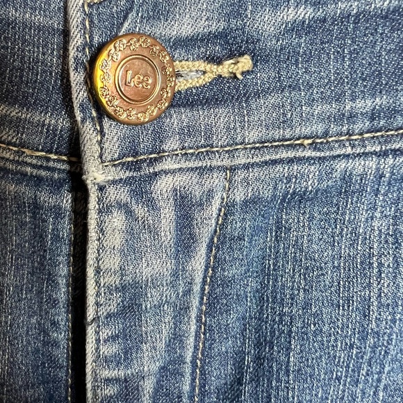 Lee Blue Jean Shorts with Comfort Waistband and Mid-Thigh Length - Picture 2 of 5